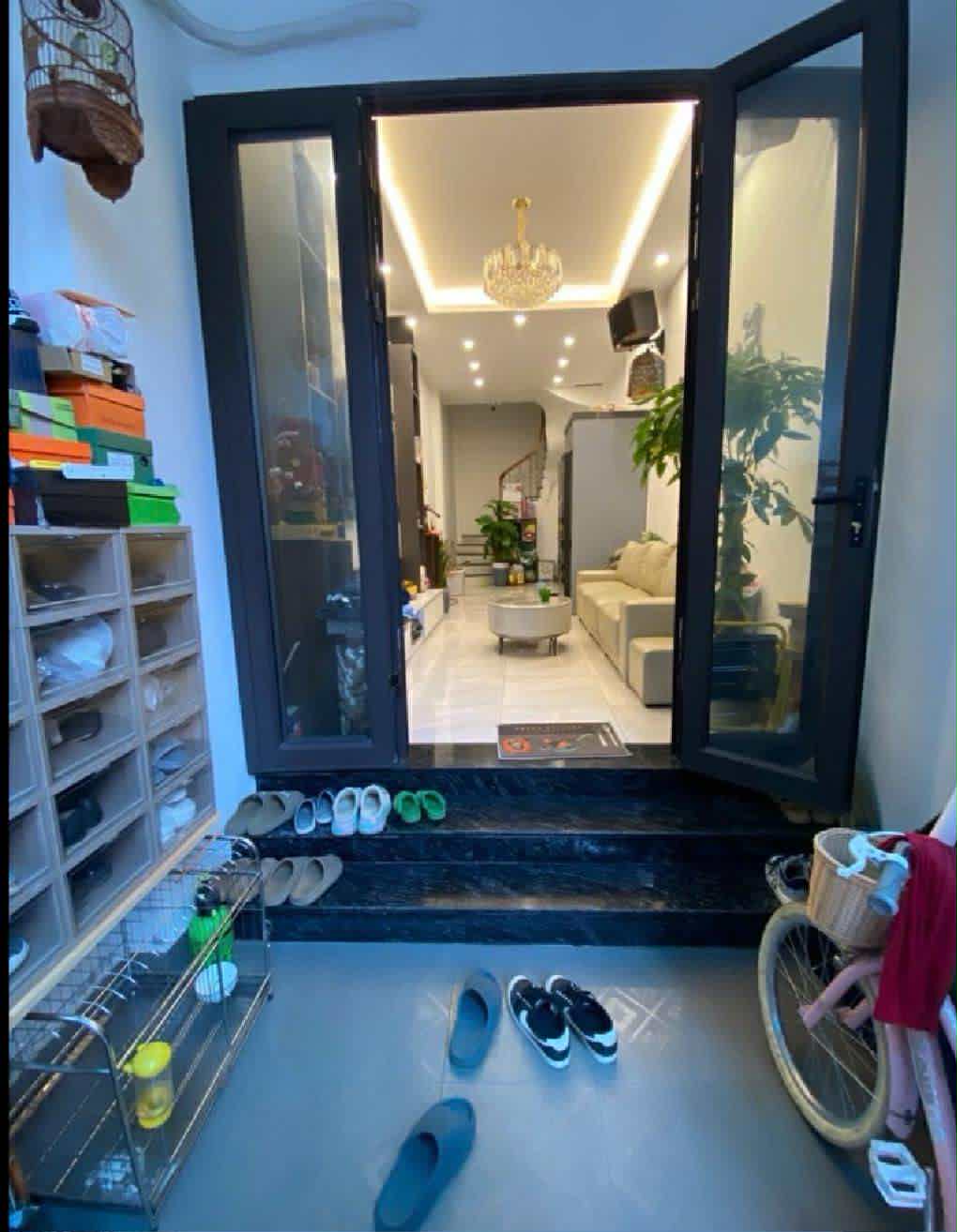 [B.Á.N N.H.À KHU VỰC HAI BÀ TRƯNG MỚI XÂY ĐẸP LONG LANH SẴN NỘI THẤT CHỈ VIỆC XÁCH VALI ĐẾN Ở, 34.5M2, GIÁ 8.6 T.Ỷ]